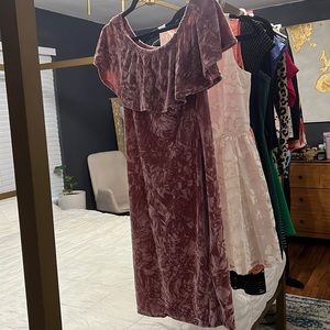 Off shoulder dress velvet